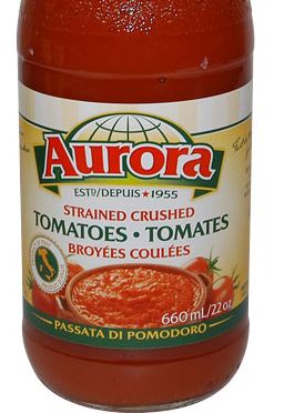 660 ml glass jar of Aurora Strained Crushed Tomatoes.
