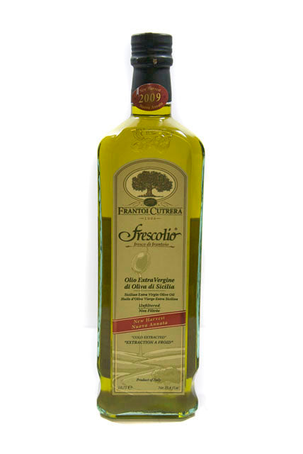 750 ml glass bottle of Cutrera Extra Virgin Olive Oil
